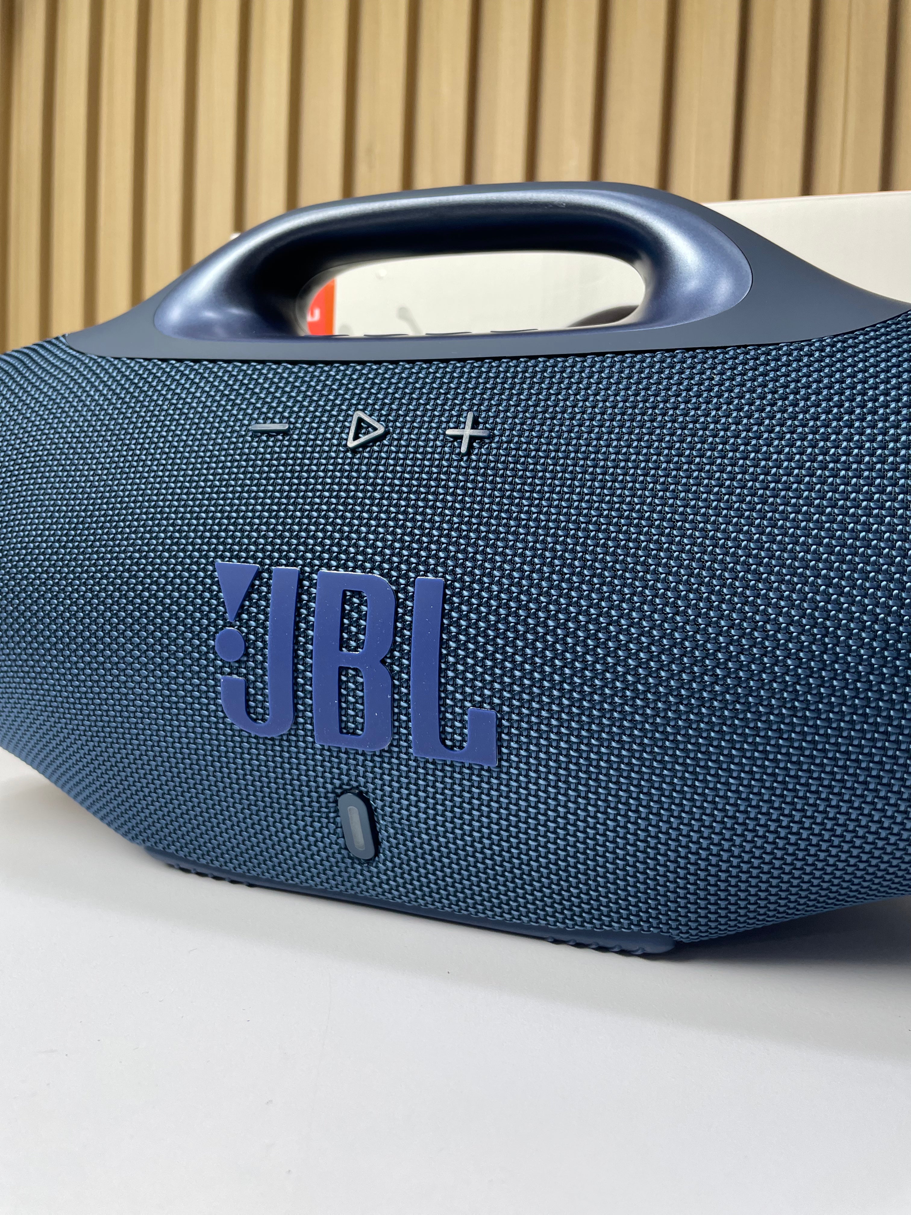 JBL Boombox 4